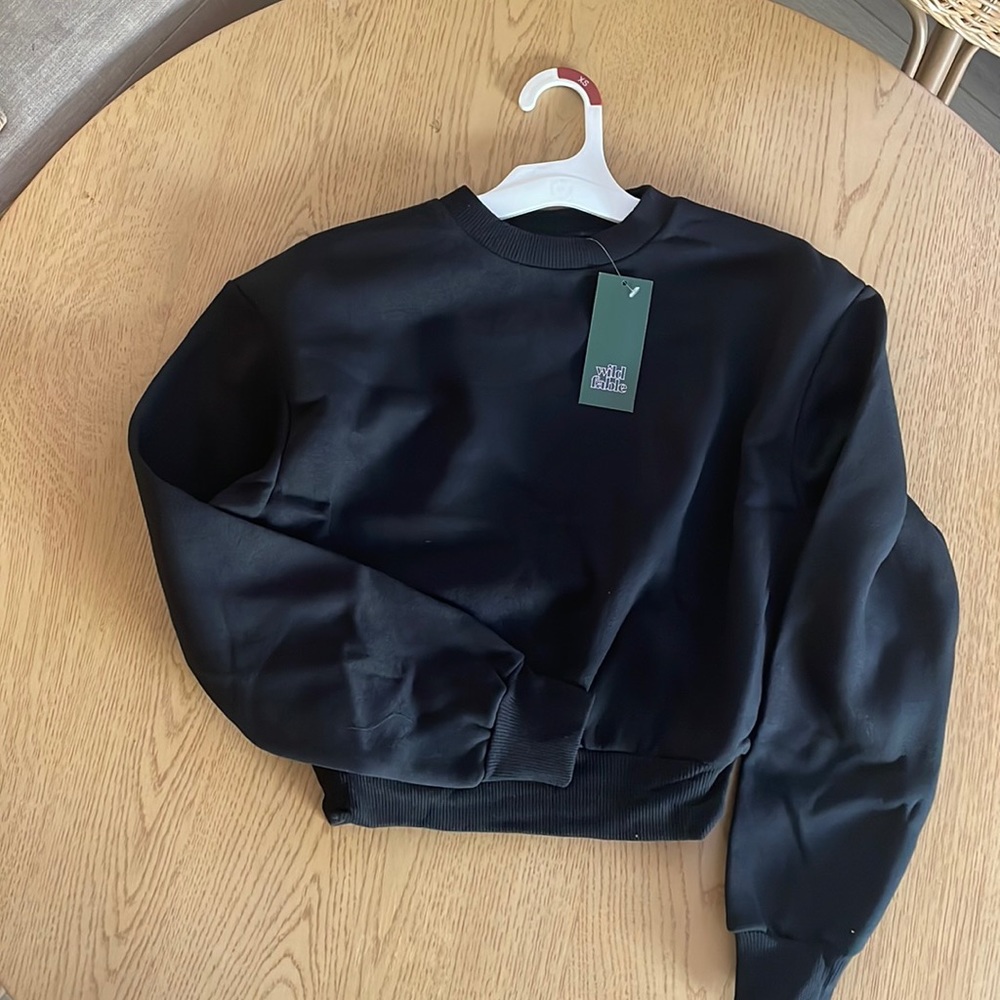 Wild fable XS cropped sweater NWT black